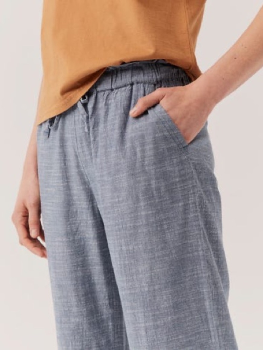 Pact Blue Chambray Cropped Pull-on Pants - 100% Organic Cotton - Size Medium - Picture 11 of 12